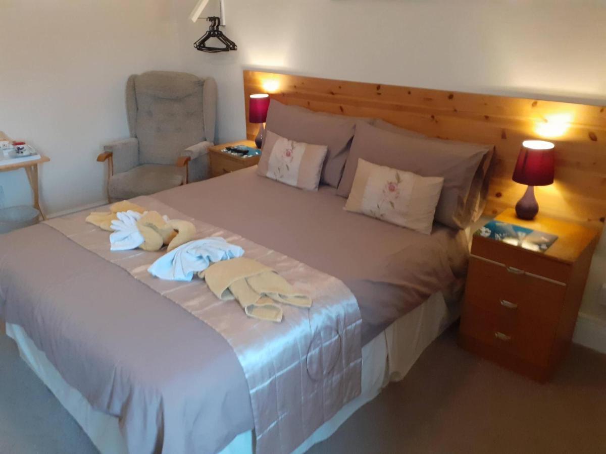 Hogwarts Bed And Continental Breakfast Villa Sheerness Room photo