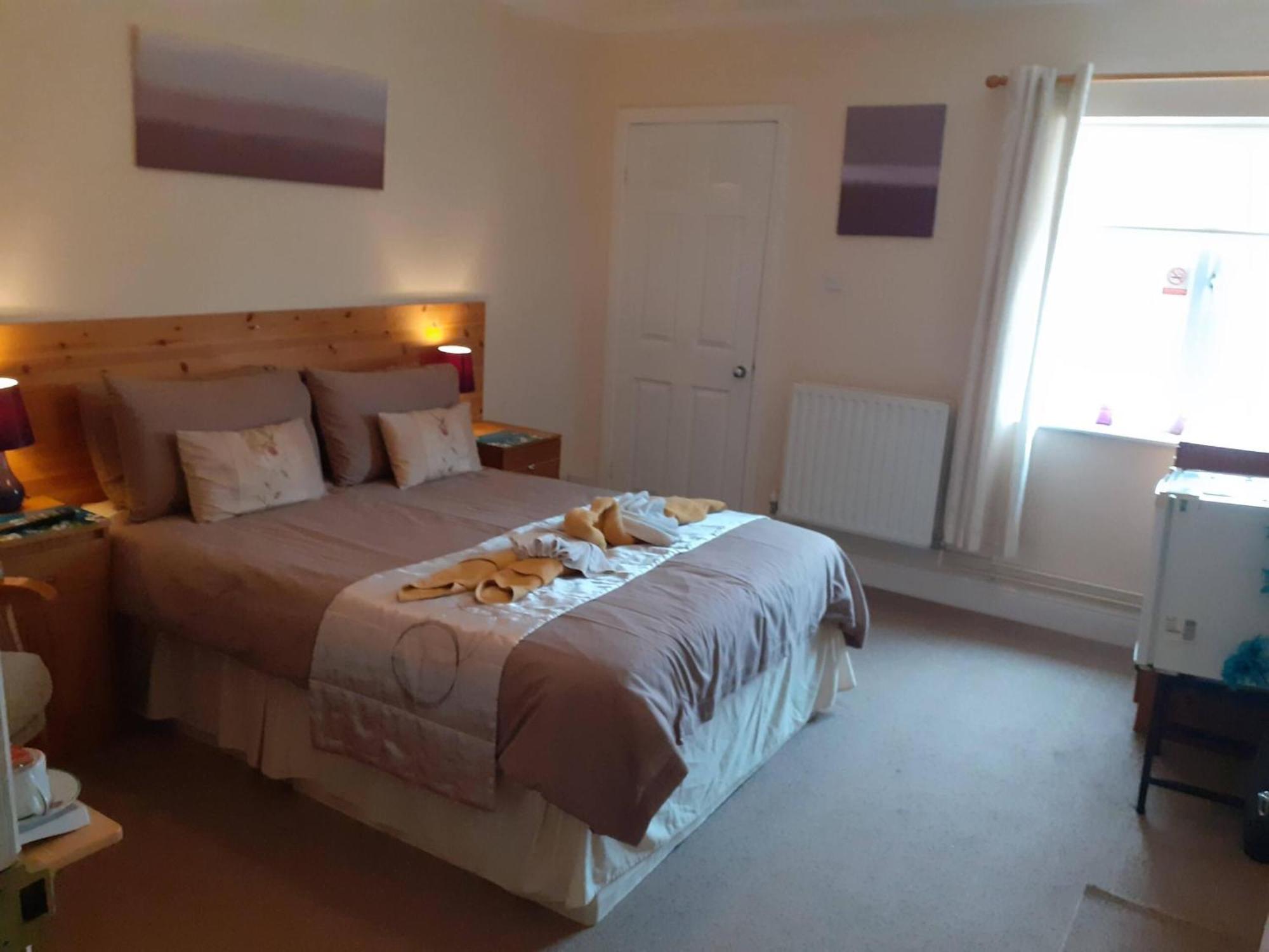 Hogwarts Bed And Continental Breakfast Villa Sheerness Room photo