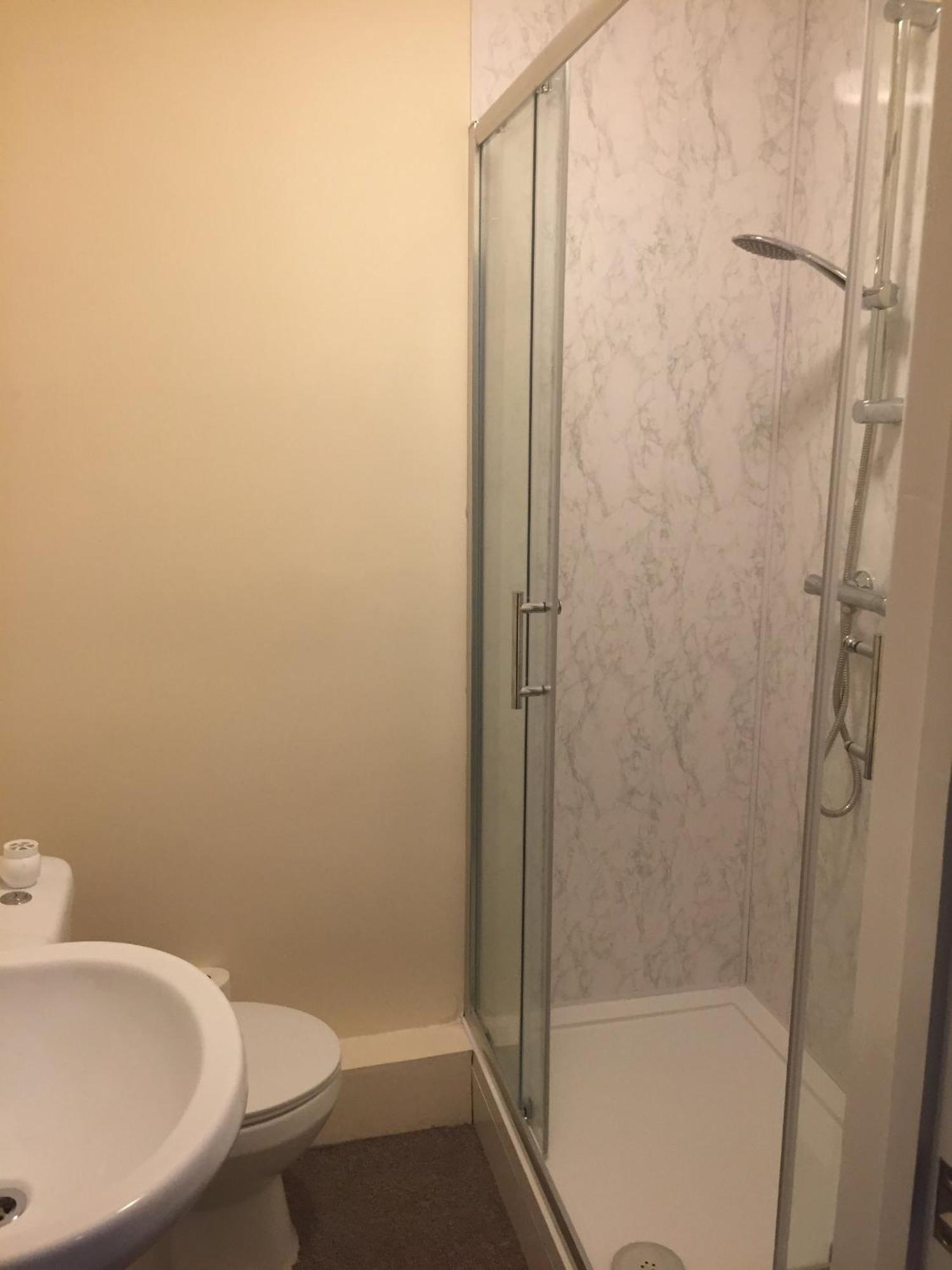 Hogwarts Bed And Continental Breakfast Villa Sheerness Room photo